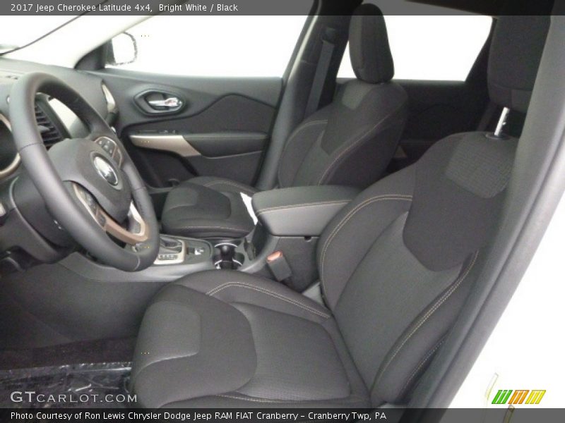 Bright White / Black 2017 Jeep Cherokee Latitude 4x4