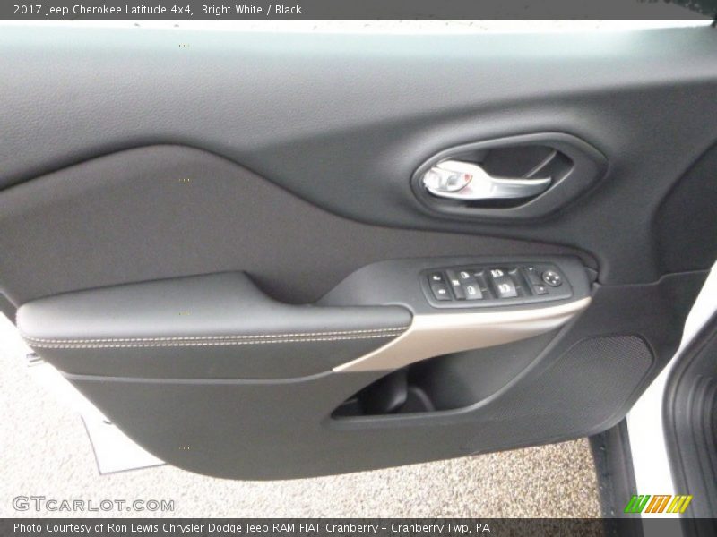 Bright White / Black 2017 Jeep Cherokee Latitude 4x4