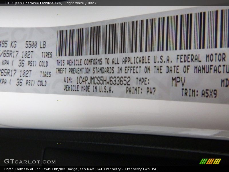 Bright White / Black 2017 Jeep Cherokee Latitude 4x4
