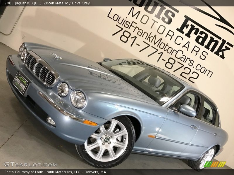 Zircon Metallic / Dove Grey 2005 Jaguar XJ XJ8 L