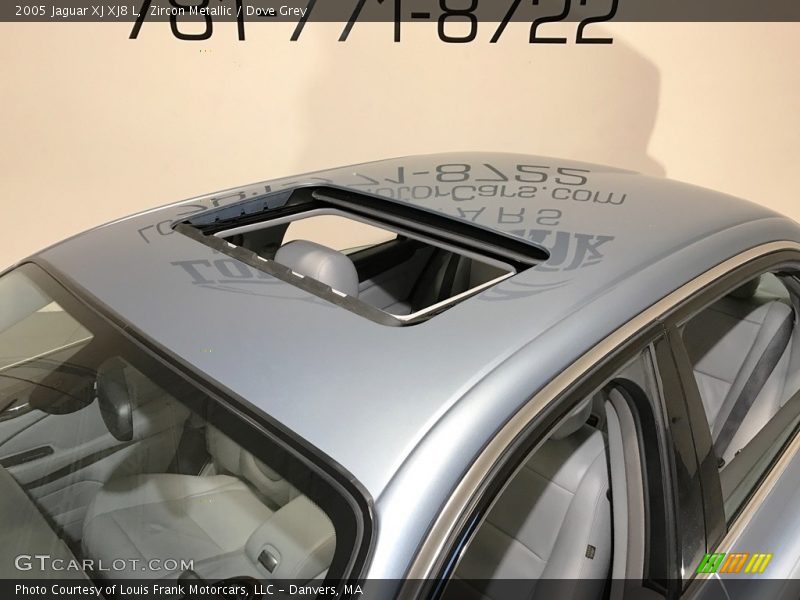 Zircon Metallic / Dove Grey 2005 Jaguar XJ XJ8 L