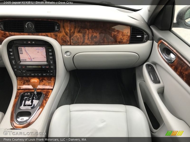 Zircon Metallic / Dove Grey 2005 Jaguar XJ XJ8 L