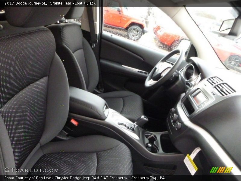 Granite Pearl-Coat / Black 2017 Dodge Journey SE