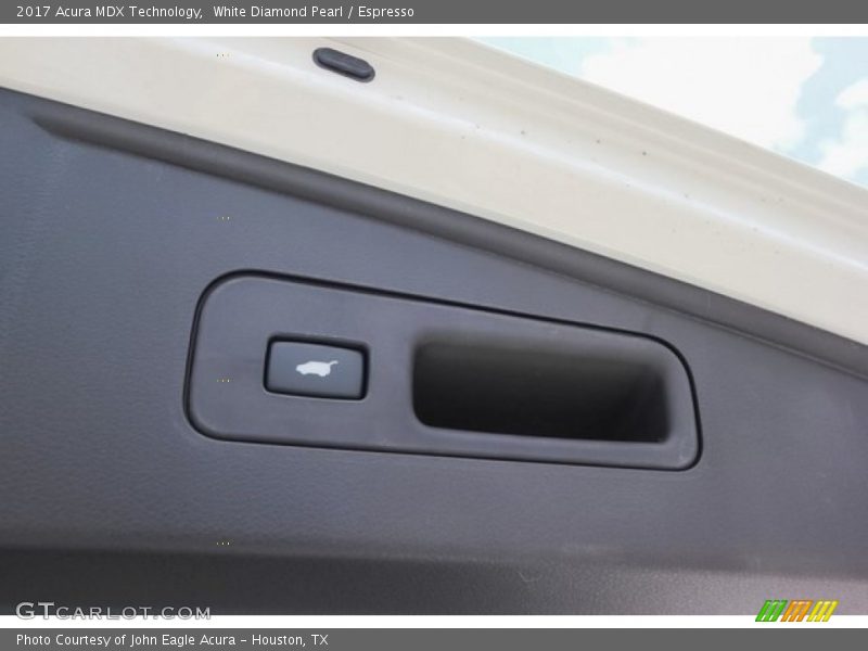 White Diamond Pearl / Espresso 2017 Acura MDX Technology