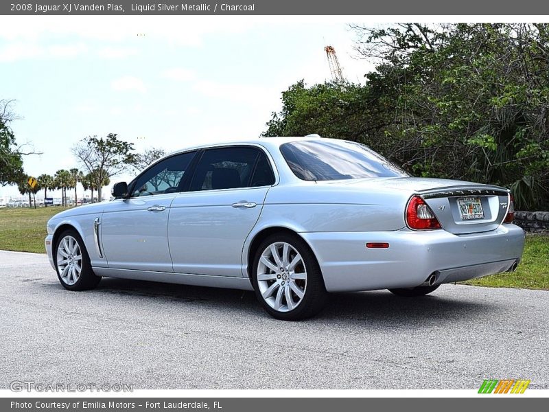 Liquid Silver Metallic / Charcoal 2008 Jaguar XJ Vanden Plas