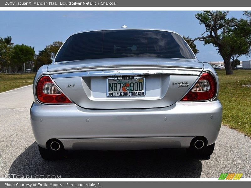 Liquid Silver Metallic / Charcoal 2008 Jaguar XJ Vanden Plas