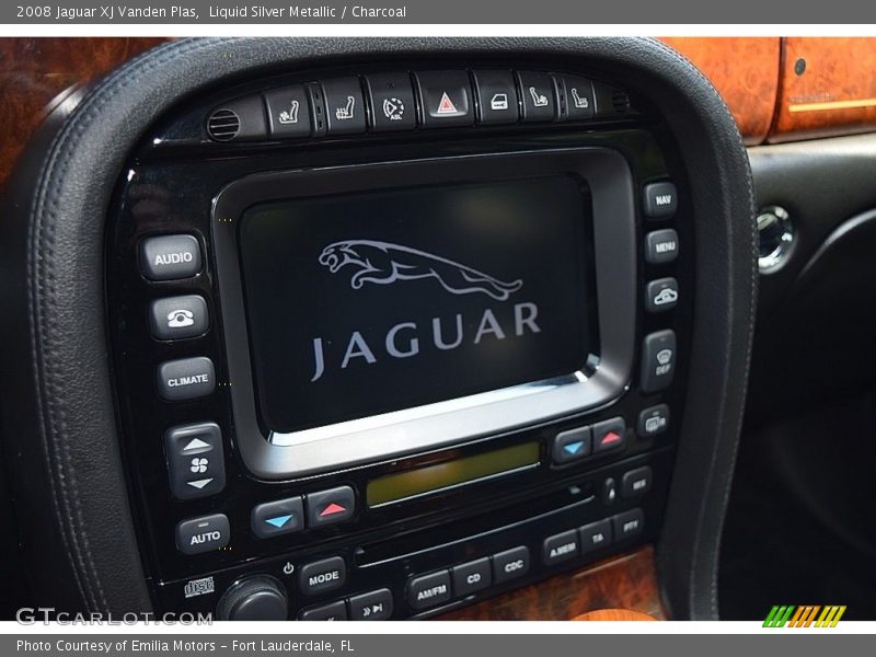 Controls of 2008 XJ Vanden Plas