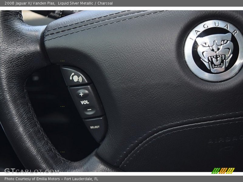 Controls of 2008 XJ Vanden Plas