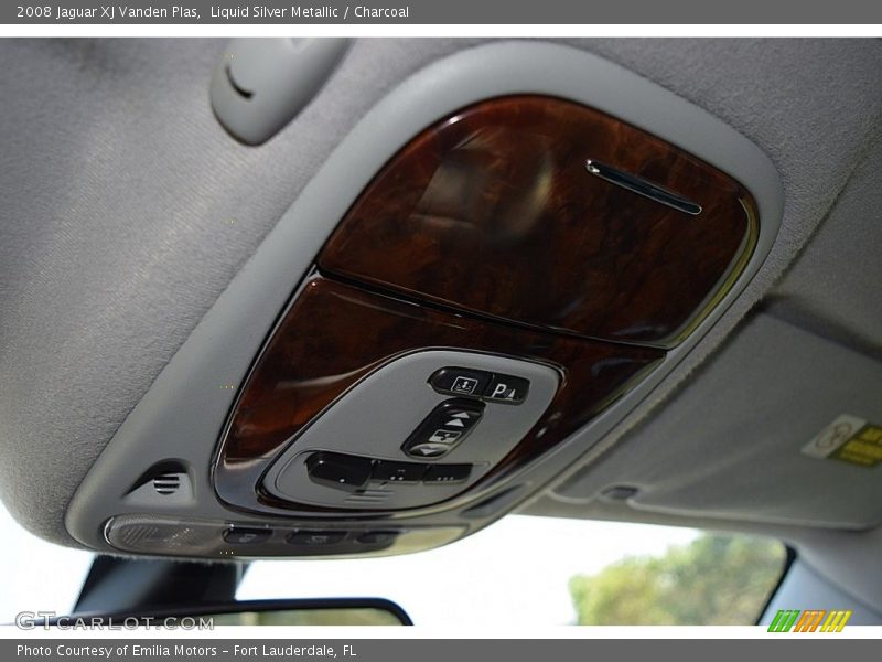 Liquid Silver Metallic / Charcoal 2008 Jaguar XJ Vanden Plas