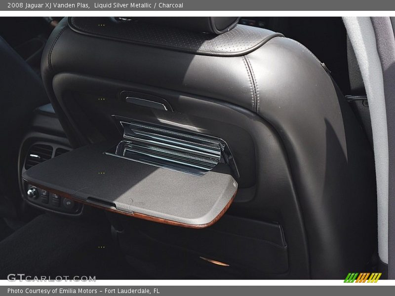Liquid Silver Metallic / Charcoal 2008 Jaguar XJ Vanden Plas