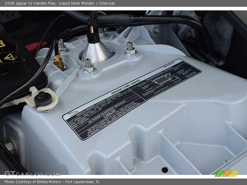 Liquid Silver Metallic / Charcoal 2008 Jaguar XJ Vanden Plas