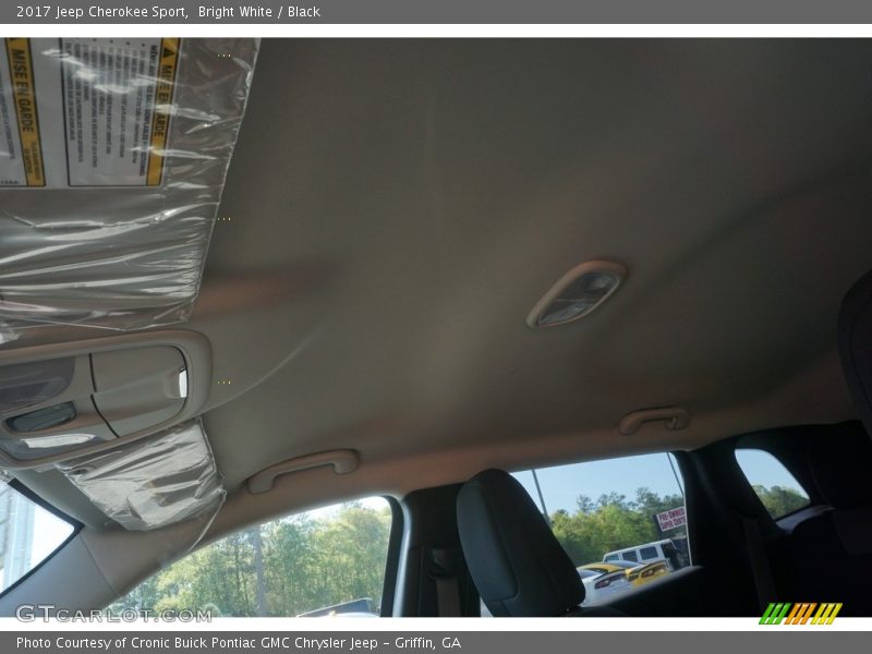 Bright White / Black 2017 Jeep Cherokee Sport