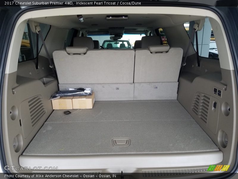 Iridescent Pearl Tricoat / Cocoa/Dune 2017 Chevrolet Suburban Premier 4WD