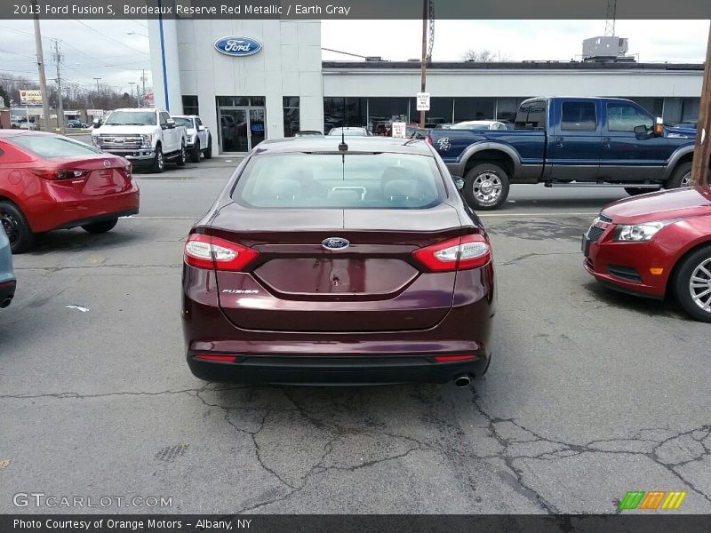 Bordeaux Reserve Red Metallic / Earth Gray 2013 Ford Fusion S