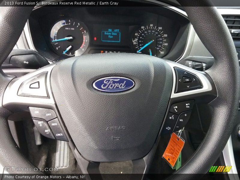 Bordeaux Reserve Red Metallic / Earth Gray 2013 Ford Fusion S