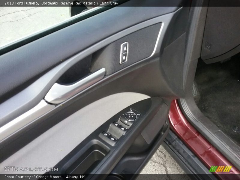 Bordeaux Reserve Red Metallic / Earth Gray 2013 Ford Fusion S