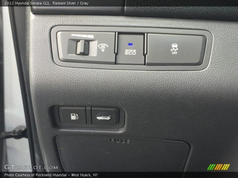 Radiant Silver / Gray 2012 Hyundai Sonata GLS