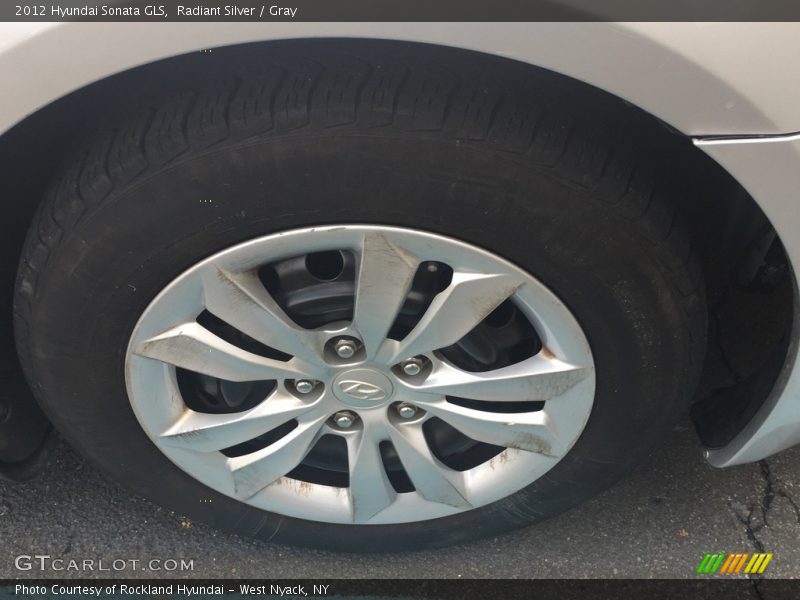 Radiant Silver / Gray 2012 Hyundai Sonata GLS