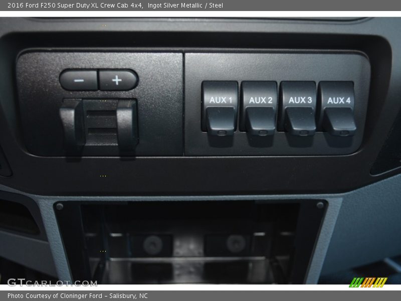 Ingot Silver Metallic / Steel 2016 Ford F250 Super Duty XL Crew Cab 4x4