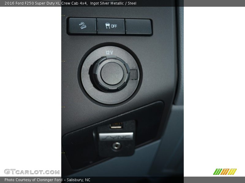 Ingot Silver Metallic / Steel 2016 Ford F250 Super Duty XL Crew Cab 4x4