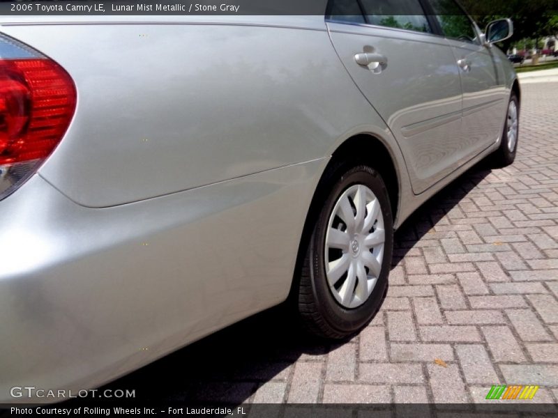Lunar Mist Metallic / Stone Gray 2006 Toyota Camry LE