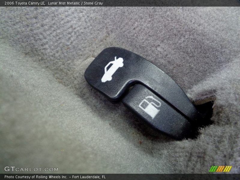 Lunar Mist Metallic / Stone Gray 2006 Toyota Camry LE