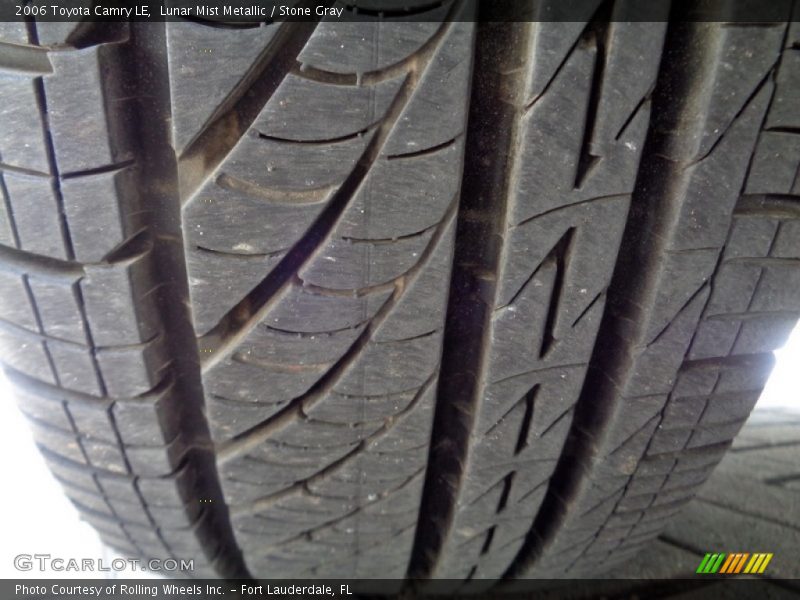 Lunar Mist Metallic / Stone Gray 2006 Toyota Camry LE