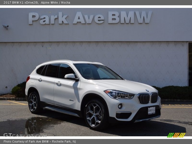 Alpine White / Mocha 2017 BMW X1 xDrive28i