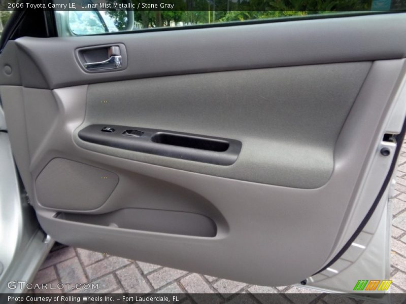 Lunar Mist Metallic / Stone Gray 2006 Toyota Camry LE