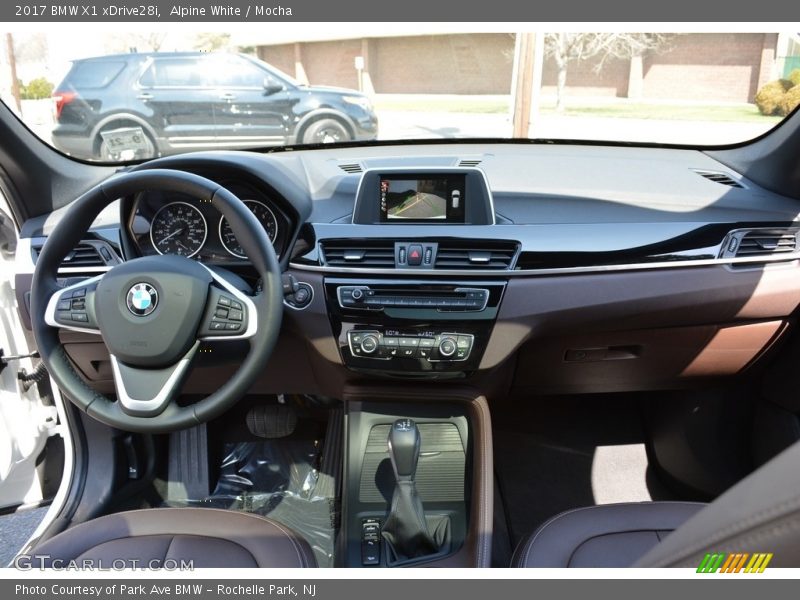 Alpine White / Mocha 2017 BMW X1 xDrive28i
