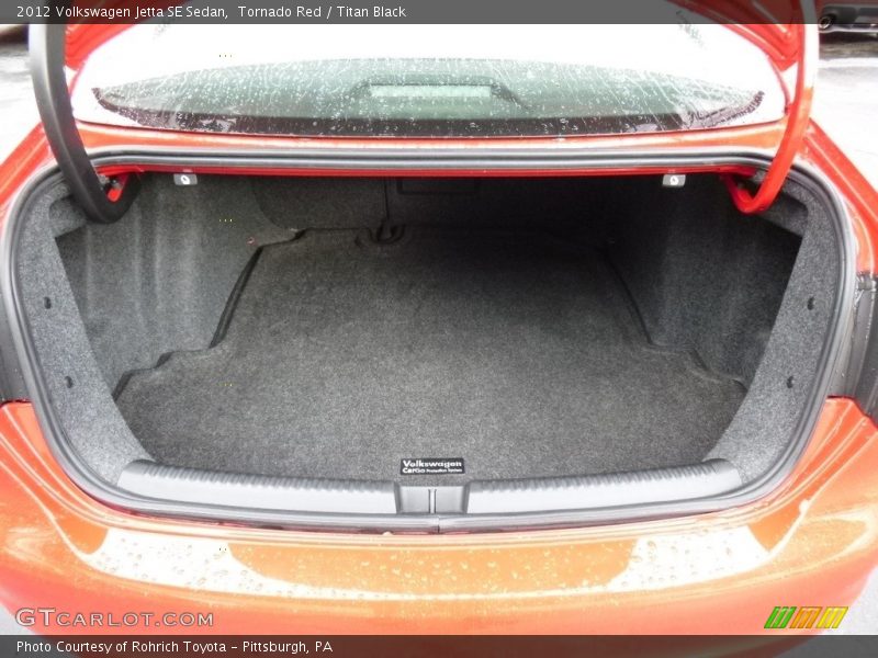 Tornado Red / Titan Black 2012 Volkswagen Jetta SE Sedan