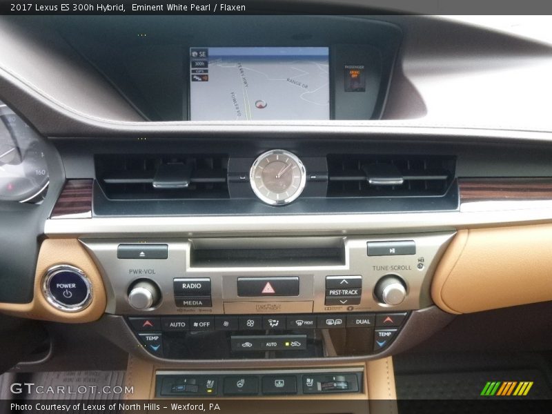 Controls of 2017 ES 300h Hybrid