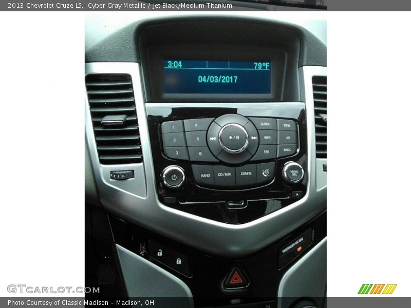 Cyber Gray Metallic / Jet Black/Medium Titanium 2013 Chevrolet Cruze LS