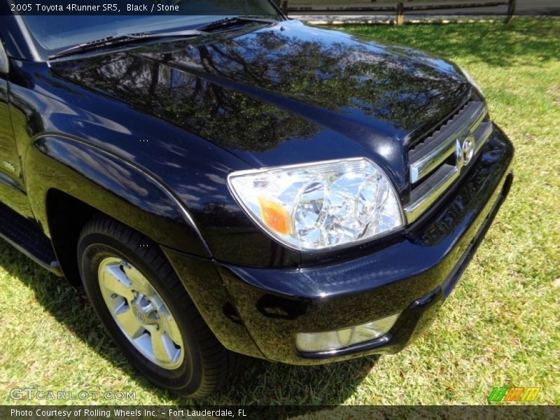Black / Stone 2005 Toyota 4Runner SR5