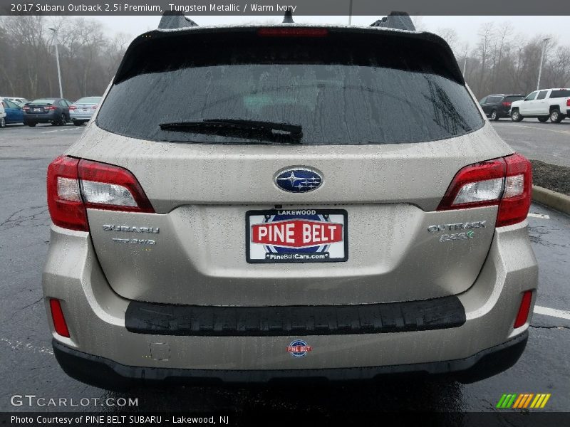 Tungsten Metallic / Warm Ivory 2017 Subaru Outback 2.5i Premium