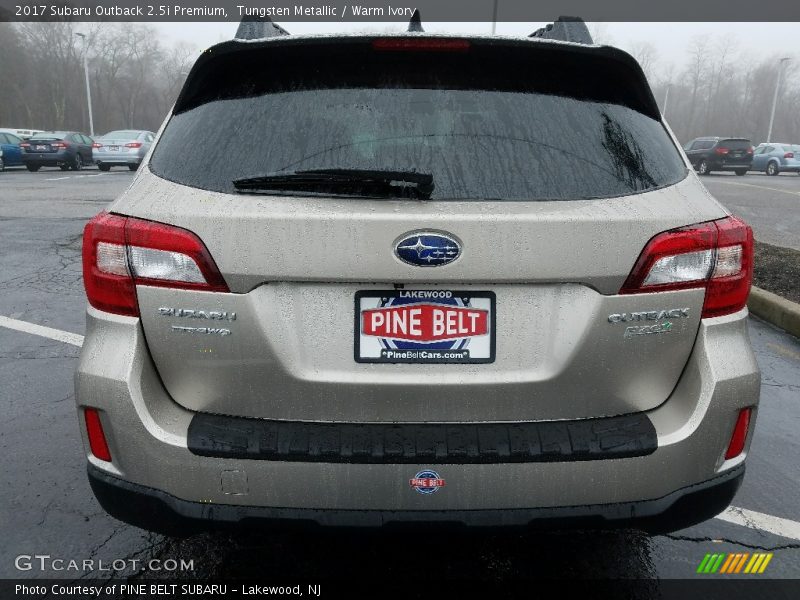 Tungsten Metallic / Warm Ivory 2017 Subaru Outback 2.5i Premium