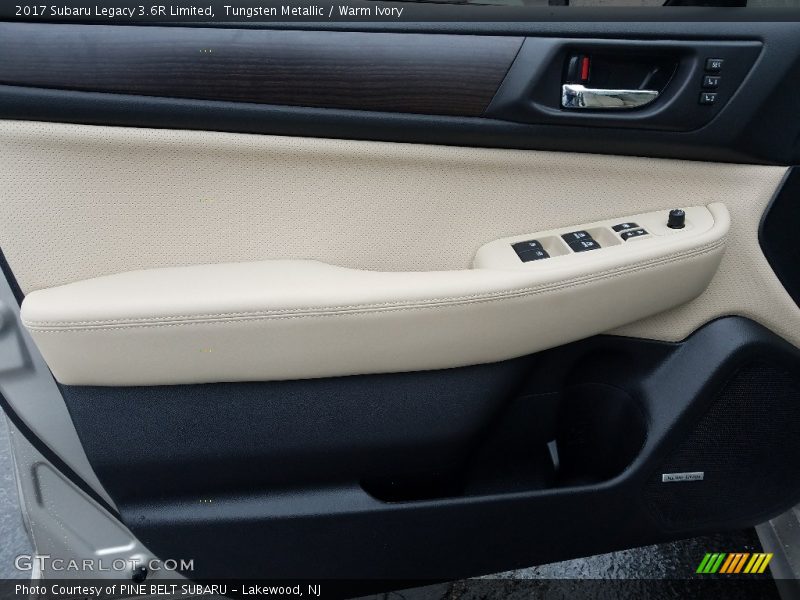 Tungsten Metallic / Warm Ivory 2017 Subaru Legacy 3.6R Limited