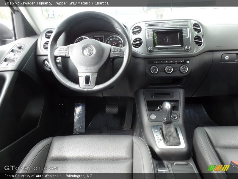 Pepper Gray Metallic / Charcoal 2016 Volkswagen Tiguan S