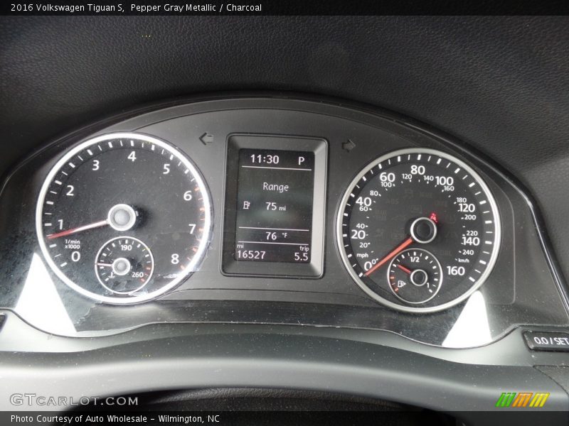 Pepper Gray Metallic / Charcoal 2016 Volkswagen Tiguan S