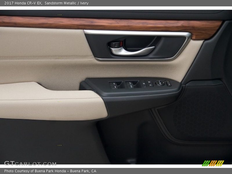 Sandstorm Metallic / Ivory 2017 Honda CR-V EX