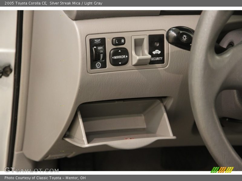 Silver Streak Mica / Light Gray 2005 Toyota Corolla CE
