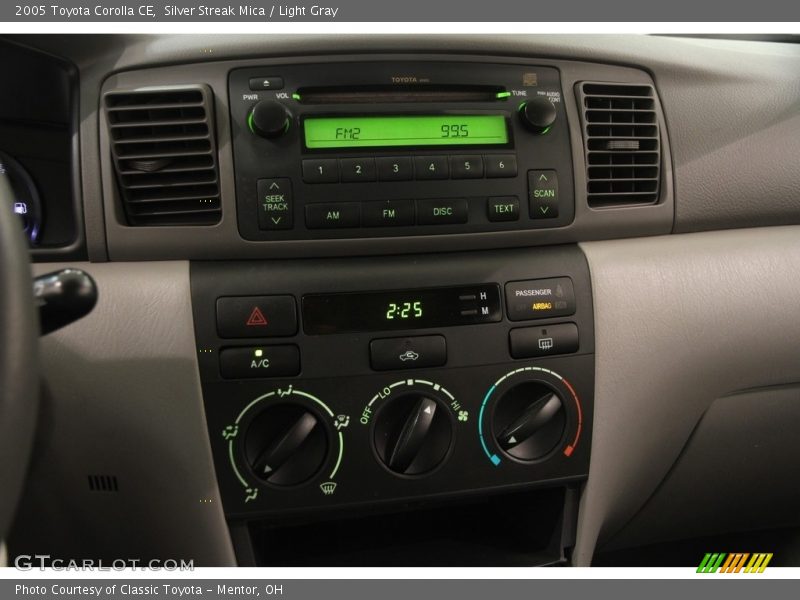Silver Streak Mica / Light Gray 2005 Toyota Corolla CE