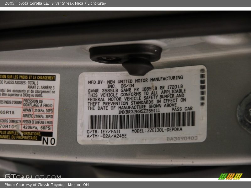 Silver Streak Mica / Light Gray 2005 Toyota Corolla CE