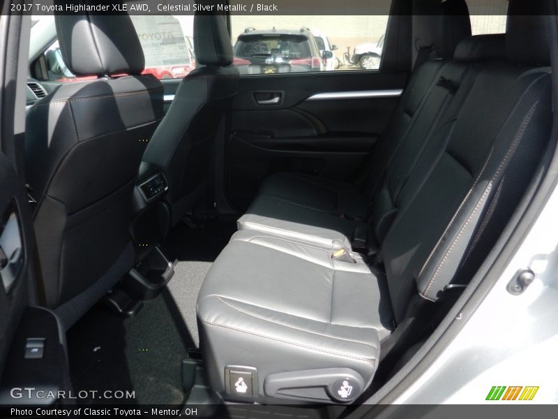 Celestial Silver Metallic / Black 2017 Toyota Highlander XLE AWD