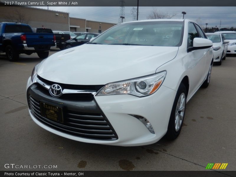 Super White / Ash 2017 Toyota Camry LE