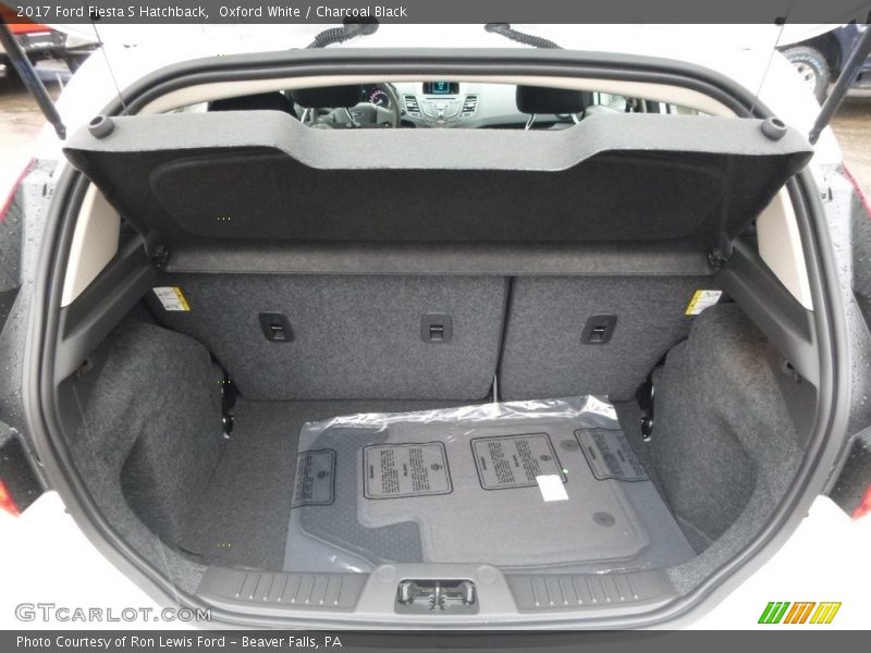 Oxford White / Charcoal Black 2017 Ford Fiesta S Hatchback