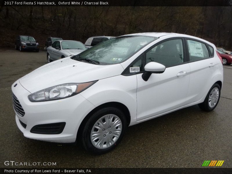 Front 3/4 View of 2017 Fiesta S Hatchback