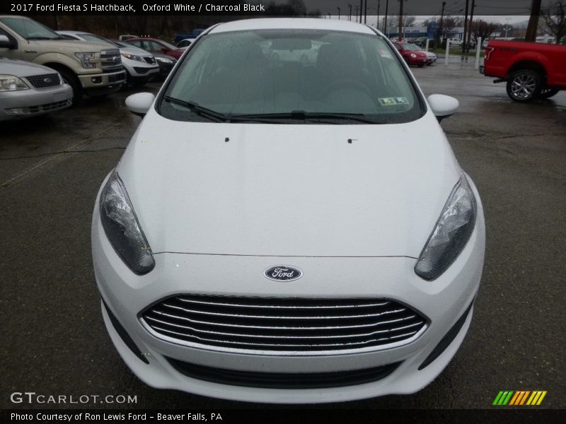 Oxford White / Charcoal Black 2017 Ford Fiesta S Hatchback
