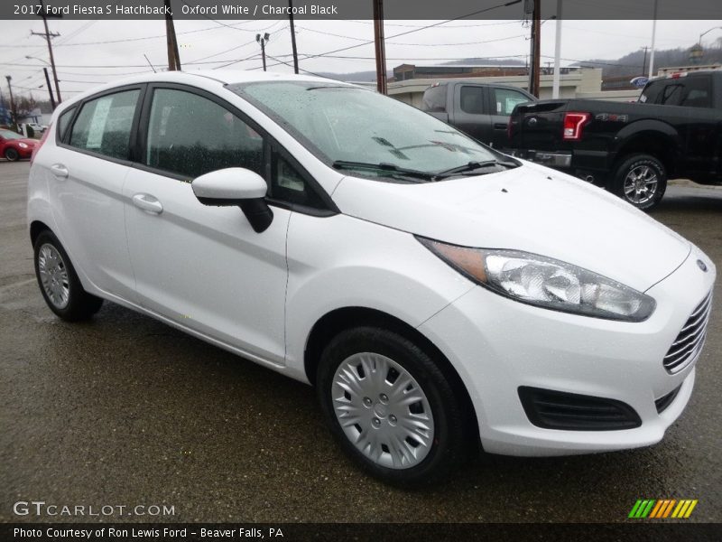 Oxford White / Charcoal Black 2017 Ford Fiesta S Hatchback