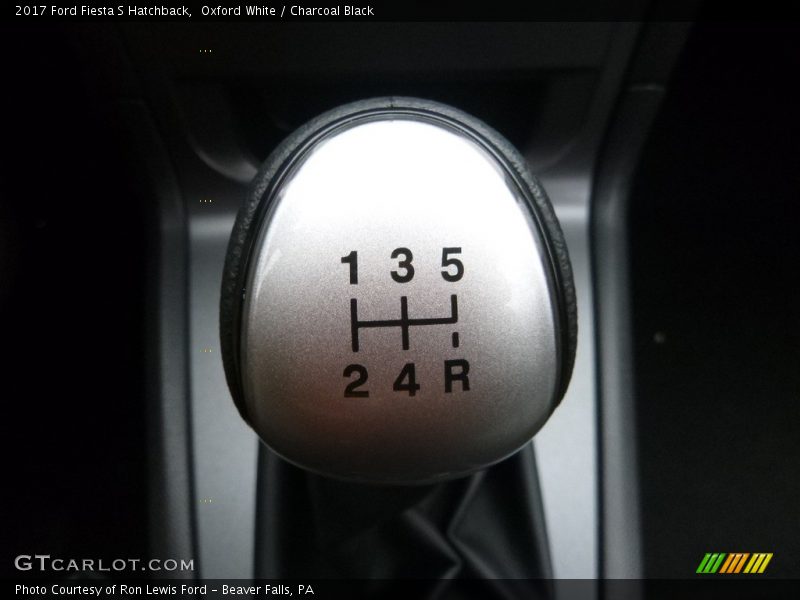 Oxford White / Charcoal Black 2017 Ford Fiesta S Hatchback